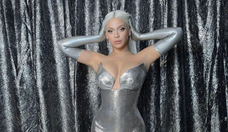 Beyoncé anuncia turnê de Cowboy Carter para 2025