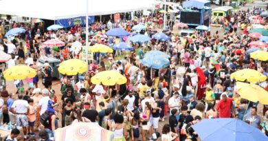 Blocos oficiais dão a largada para o carnaval de rua do Rio de Janeiro