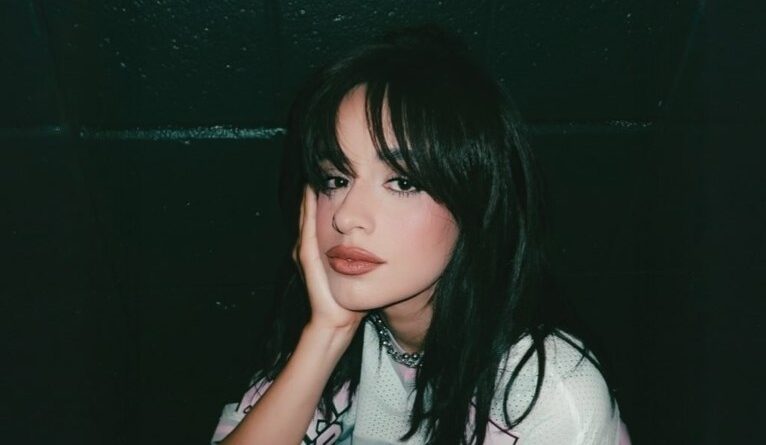 Camila Cabello se apresenta no palco principal em 14 de setembro