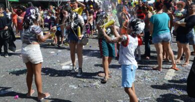 Campanha quer proteger crianças e adolescentes no carnaval