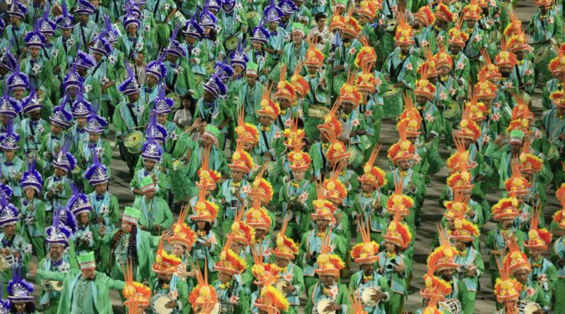 Comércio espera receita de R$ 12 bilhões no turismo durante o carnaval