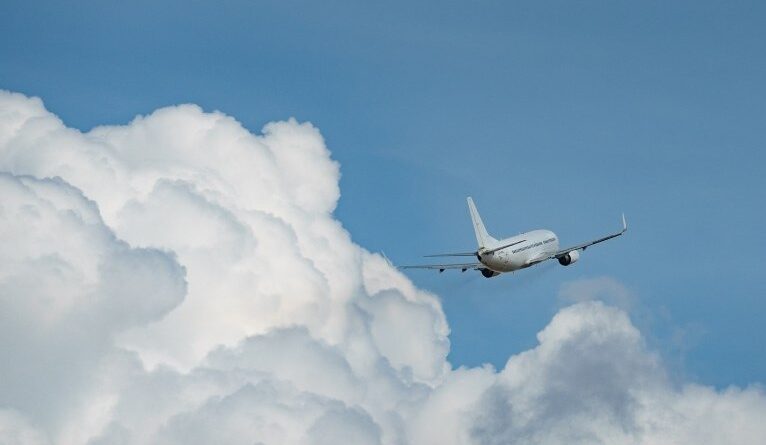 Comissária fica ferida após avião da Azul passar por turbulência entre Fernando de Noronha e Recife