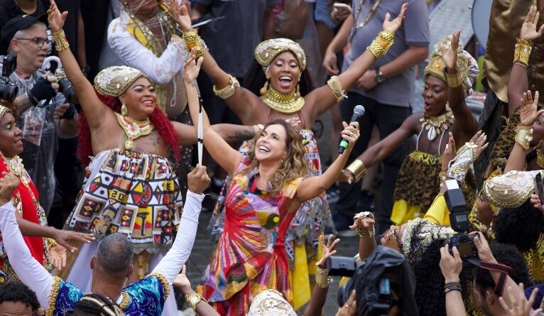 Daniela Mercury inicia os festejos do Carnaval de Salvador