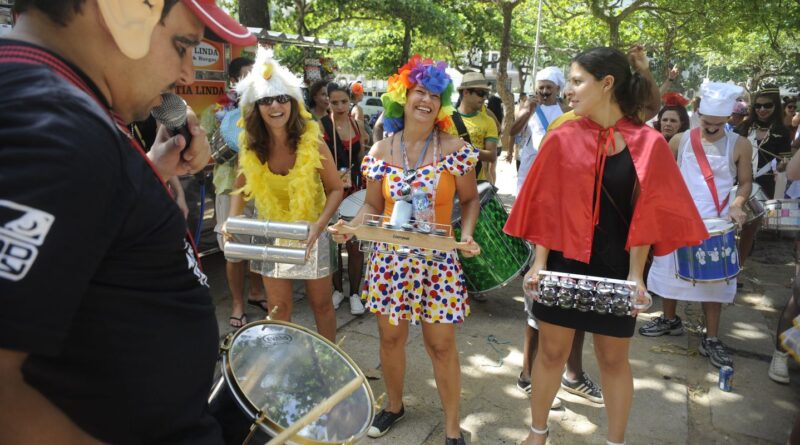 Fim de semana tem calor intenso e blocos de rua no Rio