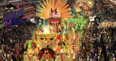 Grande Rio quer ganhar público do Sambódromo com encantarias do Pará