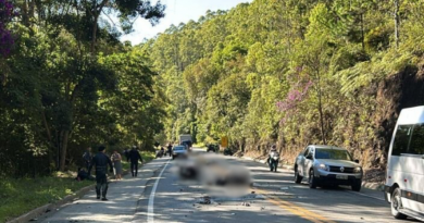 Grave acidente entre quatro motos esportivas deixa mortos e feridos na BR 262 no ES