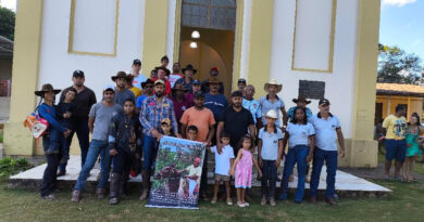 Homenagens e protesto marcam 7º dia de homem assassinado na fazenda de PM em Nova Venécia