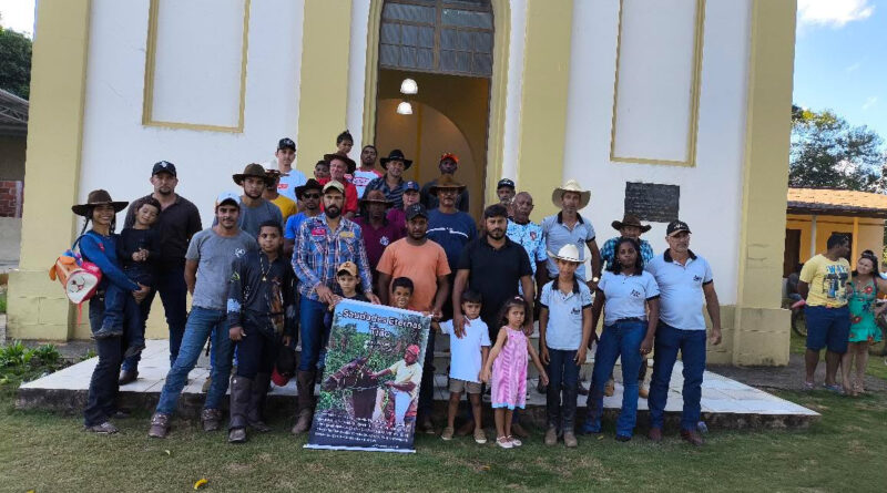 Homenagens e protesto marcam 7º dia de homem assassinado na fazenda de PM em Nova Venécia