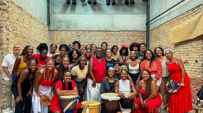 Ilú Oba de Min abre carnaval de rua de SP nesta sexta-feira