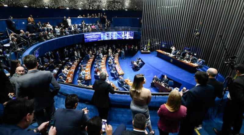 Lula parabeniza Alcolumbre por vitória na presidência do Senado