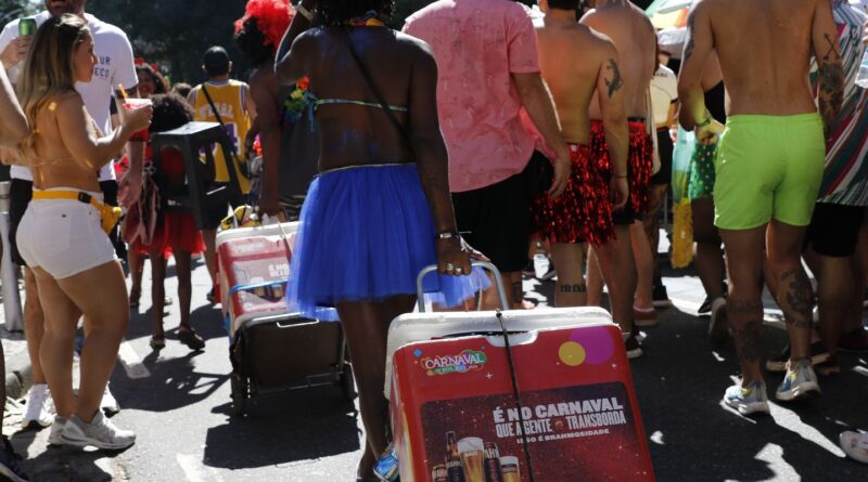 MPF pede que Prefeitura do Rio mude regras para ambulantes no Carnaval