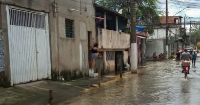 Moradores do Jardim Pantanal, em SP, se mobilizam após alagamentos 