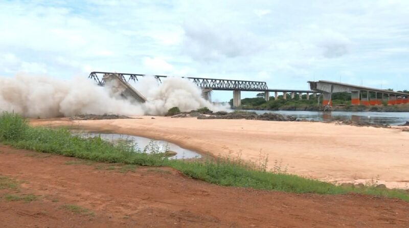 Operação implode o que sobrou da ponte entre Maranhão e Tocantins