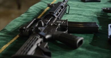 PM do Rio apreendeu em janeiro 84 fuzis em poder do crime organizado