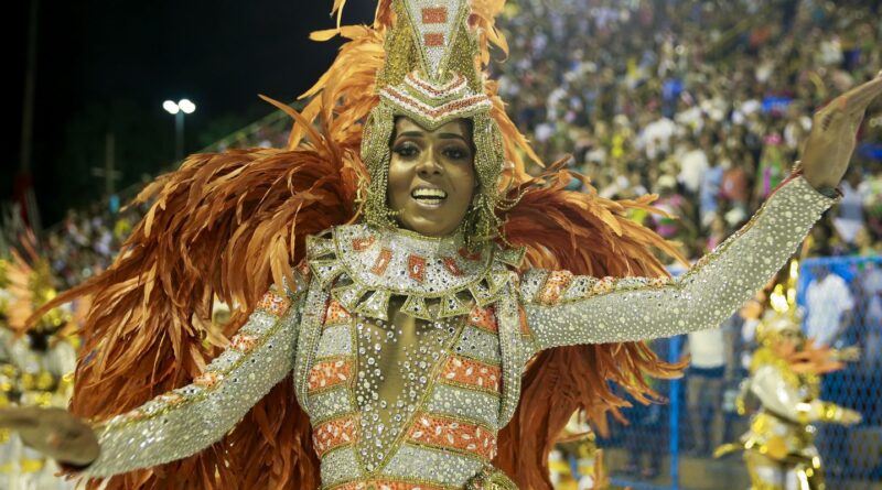 Rio inicia venda de ingressos populares para desfiles de carnaval