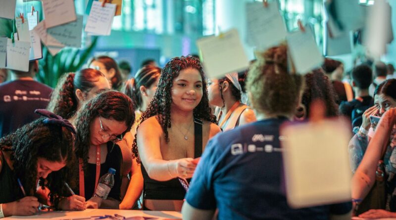 São Paulo reúne jovens para fomentar ensino técnico e divulgar emprego