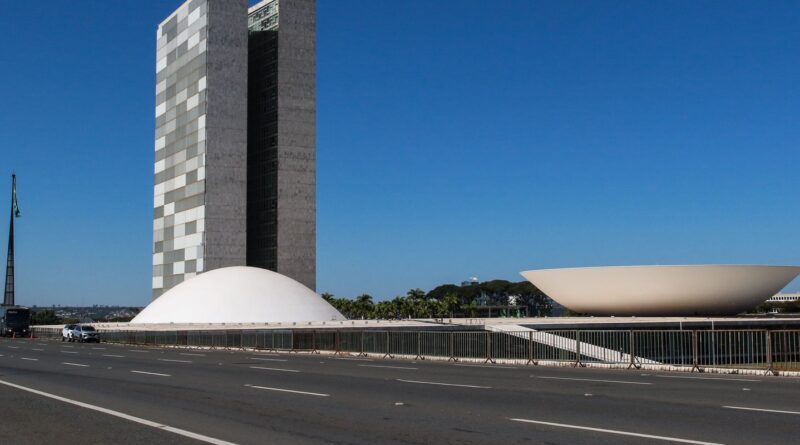 Senado e Câmara elegem novos presidentes neste sábado