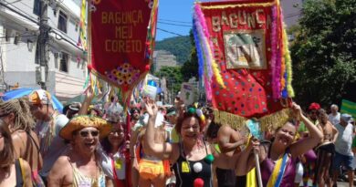 Bagunça Meu Coreto faz baile com marchinhas no Rio de Janeiro