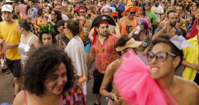 Carnaval do DF tem misturas de ritmos e mudança de percursos de blocos