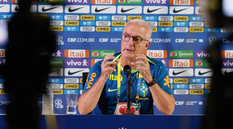 Dorival Júnior quer a seleção atuando bem independente do adversário