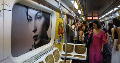 Estação de metrô em São Paulo recebe mostra de Clarice Lispector