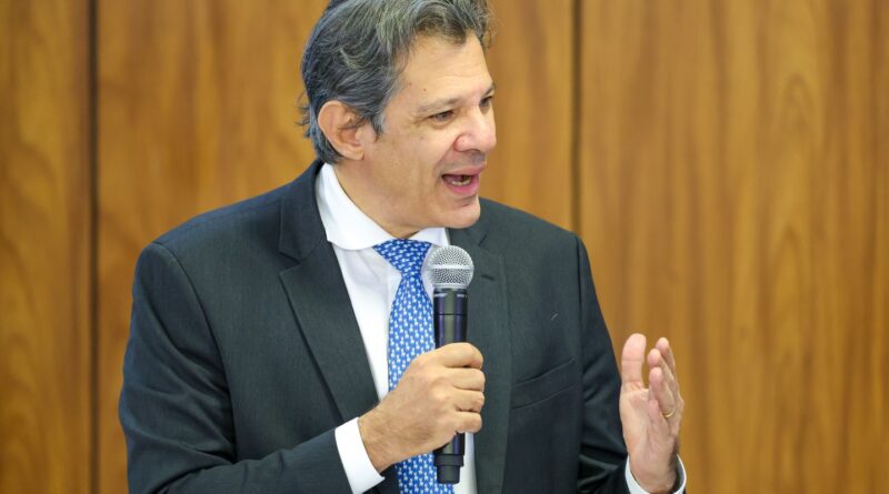 Isenção do IR será equivalente a um 14º salário, diz Haddad