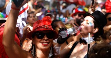 Mais 43 blocos desfilam de quarta a domingo no Rio de Janeiro