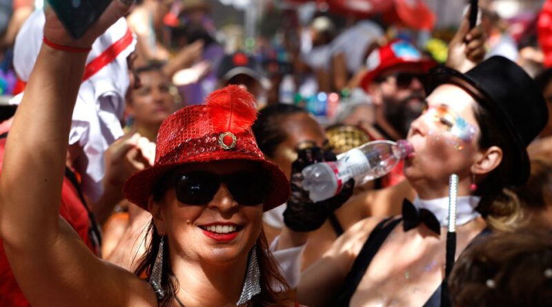 Mais 43 blocos desfilam de quarta a domingo no Rio de Janeiro