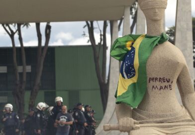 Moraes vota para condenar mulher que pichou "perdeu, mané" no STF