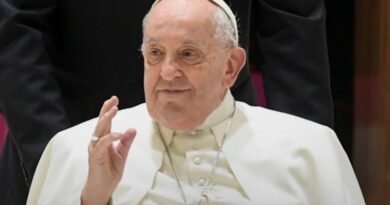 Papa Francisco está bem e não apresentou insuficiência respiratória nesta quarta (5), diz Vaticano