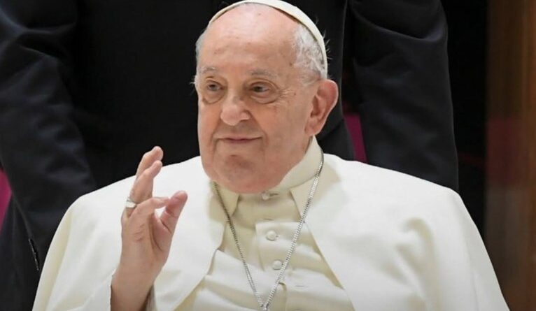 Papa Francisco está bem e não apresentou insuficiência respiratória nesta quarta (5), diz Vaticano