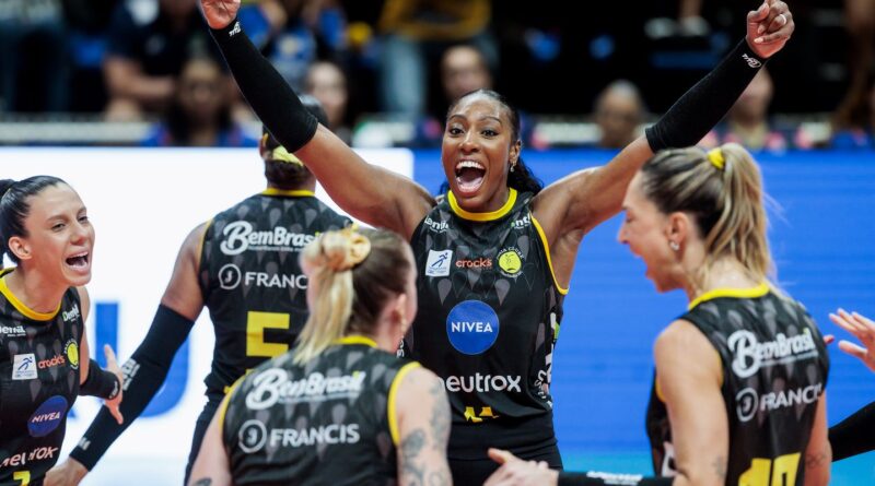 Praia Clube é tricampeão do Sul-Americano de vôlei feminino