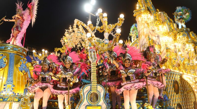 Seis escolas voltam hoje ao Sambódromo do Rio para desfile das campeãs