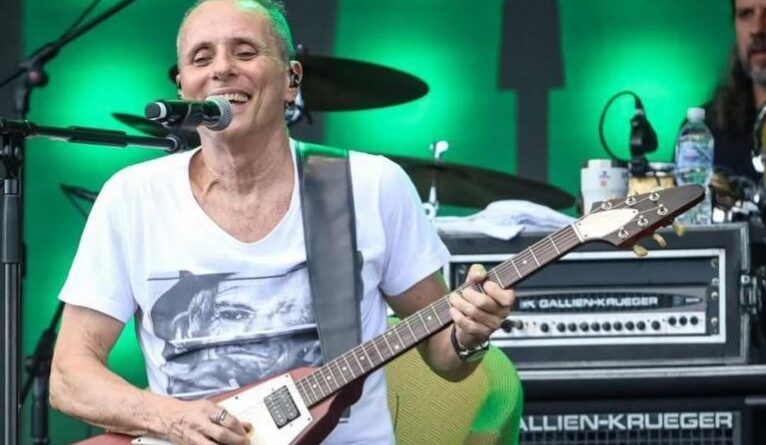 Tony Bellotto, guitarrista dos Titãs, comunica estar com câncer no pâncreas e que passará por cirurgia