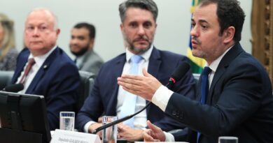 CCJ da Câmara nega recurso contra cassação do mandato de Glauber Braga