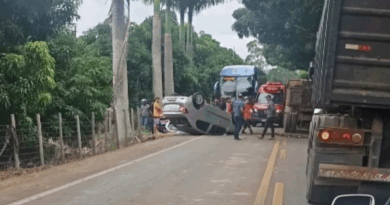 Carro que capotou em Nova Venécia é viatura descaracterizada da polícia; veja vídeo