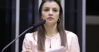 Deputada federal acusa marido de agressões físicas e psicológicas