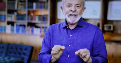 Lula defende debate sobre fim da escala 6x1 e aborda fraude no INSS