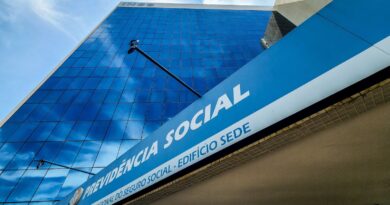 Mensagens falsas prometem ressarcimento de descontos a aposentados