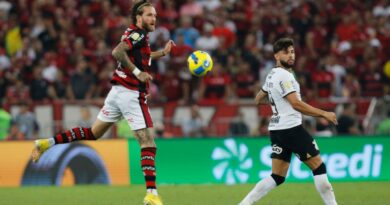 Mirando a liderança do Brasileiro, Flamengo enfrenta Corinthians