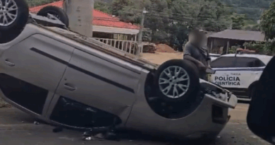 VÍDEO flagra acidente que terminou com viatura capotada em Nova Venécia; assista