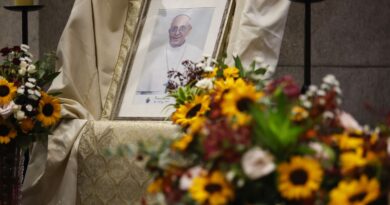 Vaticano confirma morte do papa por AVC e colapso cardiovascular