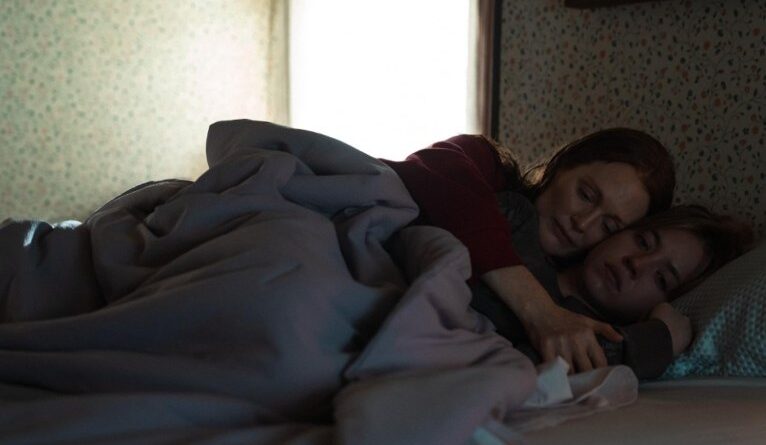 Apple TV+ divulga trailer de filme com Julianne Moore e Sydney Sweeney; assista