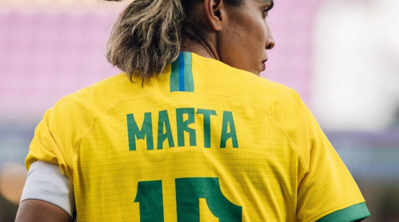 Arthur Elias convoca seleção para amistosos contra o Japão