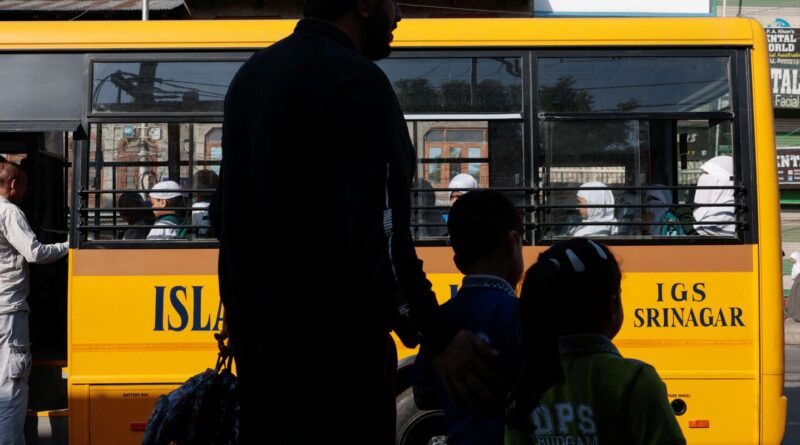 Ataque suicida contra ônibus escolar deixa cinco mortos no Paquistão