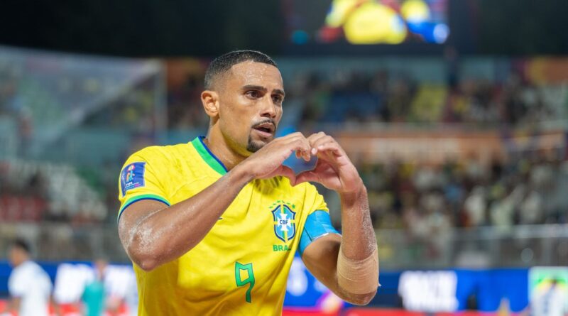 Brasil estreia com vitória no Mundial de Beach Soccer