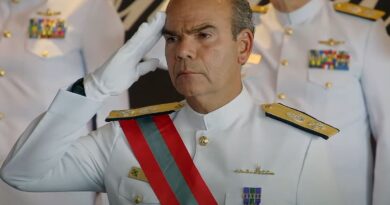 Chefe da Marinha pede dispensa como testemunha de ação do golpe