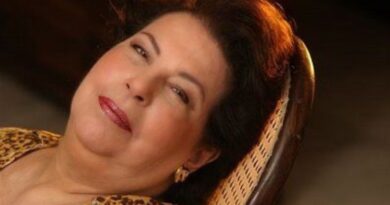 Corpo de Nana Caymmi é velado no Theatro Municipal do Rio de Janeiro nesta sexta (2)