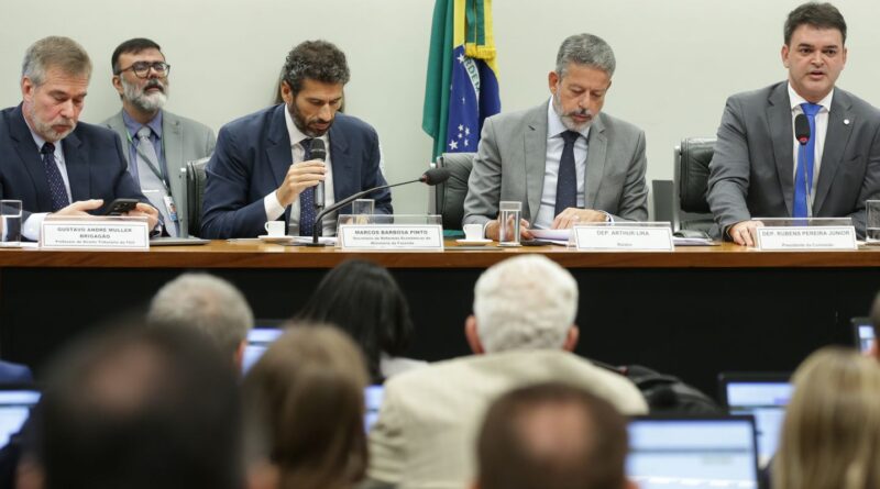 Correção de toda tabela do IR custaria mais de R$ 100 bilhões por ano