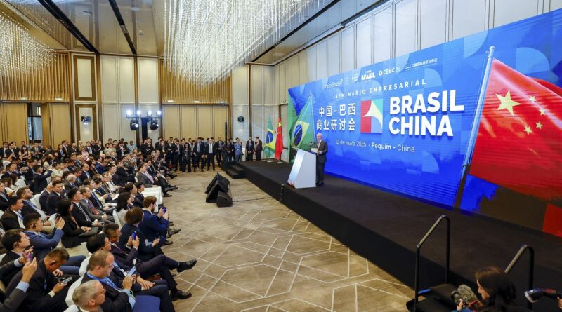 Cúpula aproxima América Latina da China em meio à disputa com EUA